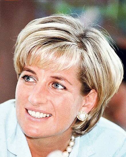 Přípravy na porod Kate vrcholí: Bude rodit tam, kde Diana!