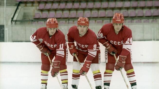Slavní Tichonovovi svěřenci: Igor Larionov, Vladimir Krutov, Sergej Makarov (zleva).