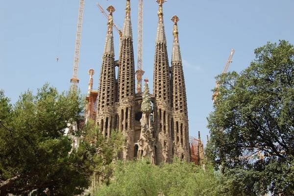 Gaudího Barcelona, město nočního života a fotbalový ráj