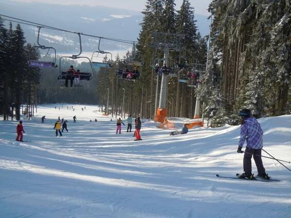 Skiareál Lipno přidává další kilometry sjezdových tratí a spouští všechny lanovky