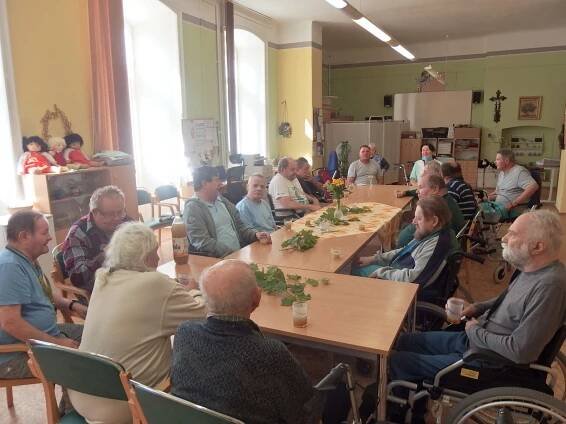 Posezení u burčáku – Domov Božice