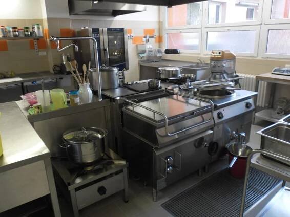 TREFA : Gastronomická zařízení - Reference, projekce, prodej vybavení pro gastronomické provozy Hradec Králové, kuchyně