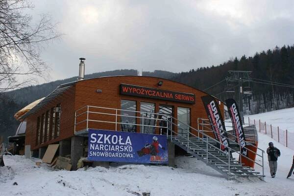 Stavba moderních komerčních budov - půjčovna a ski servis - SKIREGALY.CZ - Moderní způsob uskladňovaní a prezentace lyží