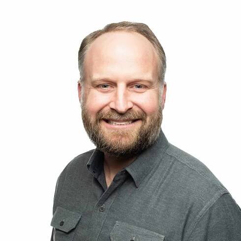 Matt-Davis-Doctor-Portraits-Smith-and-Davis-Orthodontics-Rogers-AR-2022-01_10x10-Wide