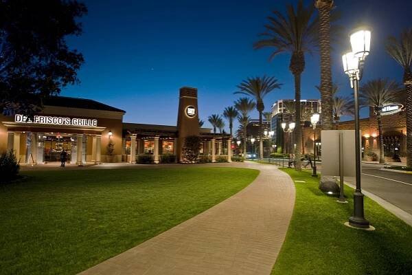 First Circle Design | Brio Plaza at Irvine Spectrum Center ‐ Irvine, CA