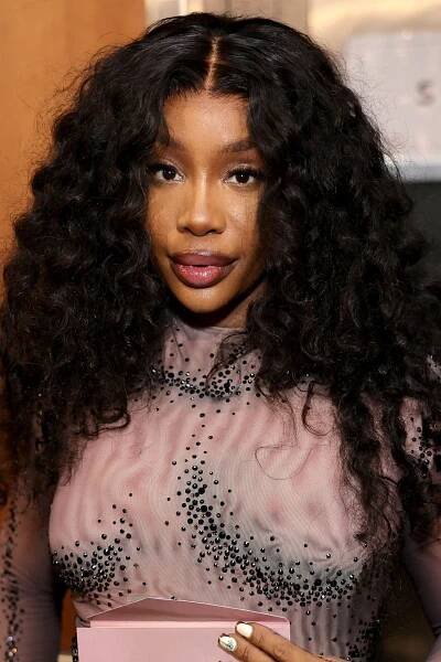 SZA Wins Best Progressive R&B Album for SOS at 2024 Grammys