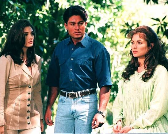 Nora Salinas, Fernando Colunga, Leticia Calderón - Esmeralda - Z filmu