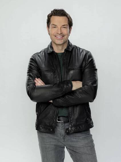Tajemné křížovky: Hádanka smrti - Promo - Brennan Elliott
