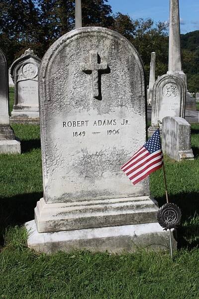 Robert Adams Jr. - Wikipedia