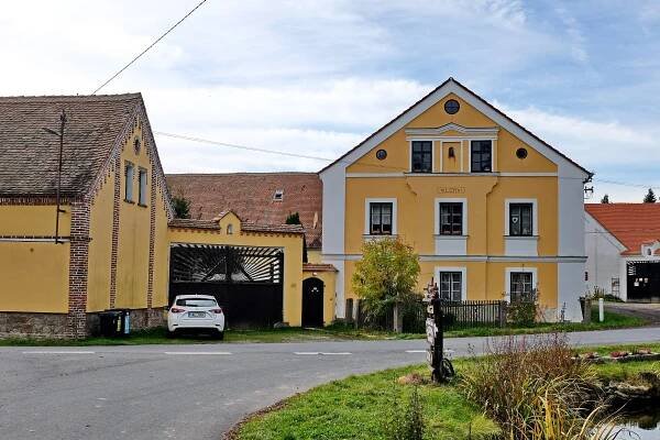 Soubor:Nový Drahov čp. 13 říjen 2021 (2).jpg – Wikipedie