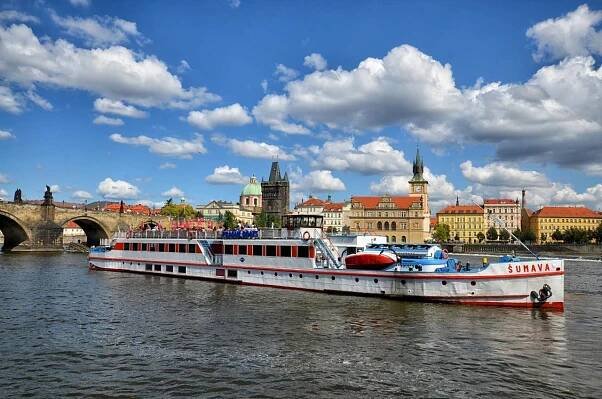 Plavby po Vltavě s Prague Boats | Prague City Line