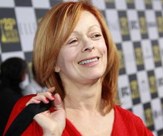 Frances Fisher Biography - Facts, Childhood, Family Life & Achievements