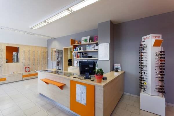 OPTIKA NOVUM s.r.o. | Prodej: Brýlové obruby a skla všech typů - vrtané a vázané brýle | Sluneční brýle | Dioptrické brýle