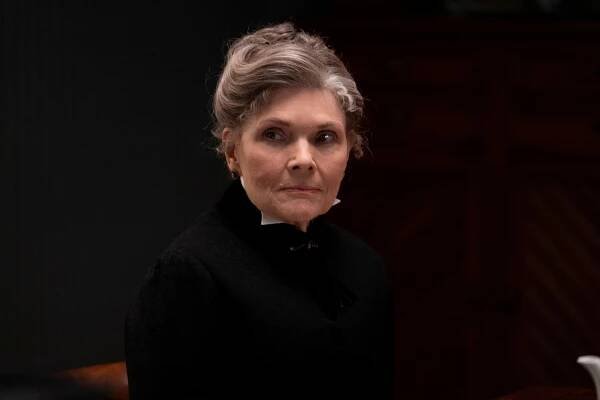 Pozlacený věk - Staré a nové peníze - Z filmu - Debra Monk