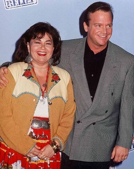 Tom Arnold Reviews His 'Trump-Loving Troll' Ex-Wife Roseanne Barr's Roseanne Reboot