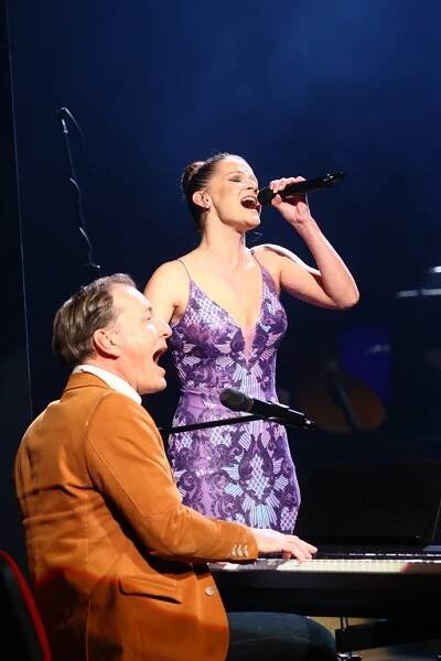 FOTO: Šárka Vaňková vystoupila po boku Petra Vondráčka. – stránka 6