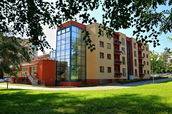 Okolí a lázeňský park - Lázně Hodonín