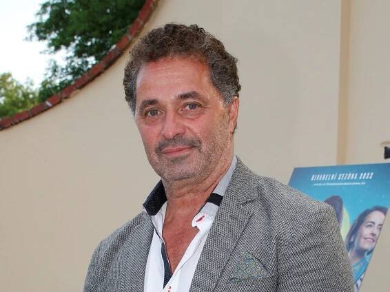 Martin Dejdar zveřejnil fotku ze svatby starou skoro 30 let! Poznáte ho vůbec? - ČasProŽeny.cz