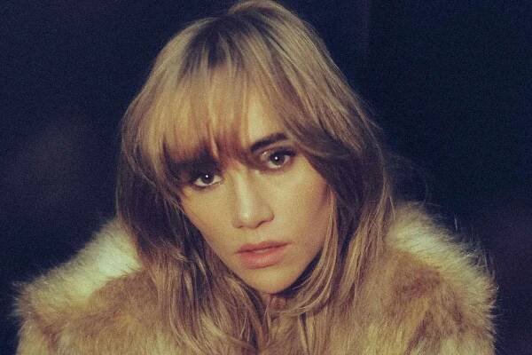 Suki Waterhouse Is Your 'Dream Woman' in New Song — Watch the Music Video Made with Sisters Imogen and Madeleine