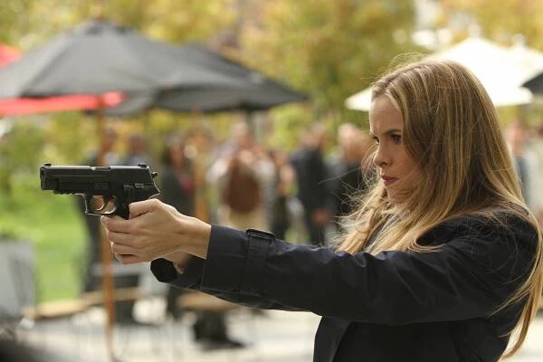 Sběratelé kostí - Bomba v garáži - Z filmu - Danielle Panabaker