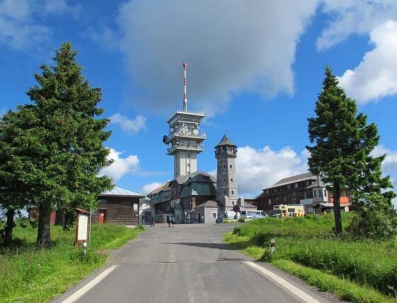 Nejkrásnější výšlapy v Krušných horách. Kudy na Klínovec, Plešivec, Meluzínu nebo Fichtelberg