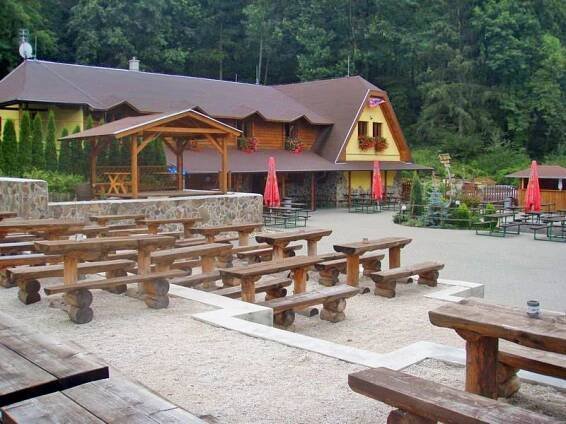 Penzion a Restaurace SALAŠ, Partizánske