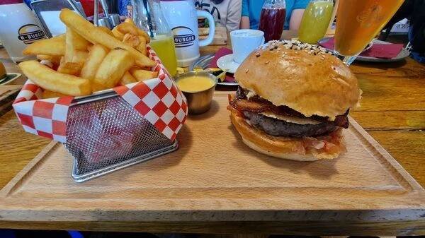 R BURGER - Adventure Minigolf foto 5