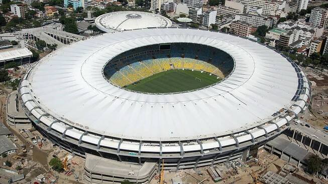 Cheer at a Maracanã game (and step onto the field)