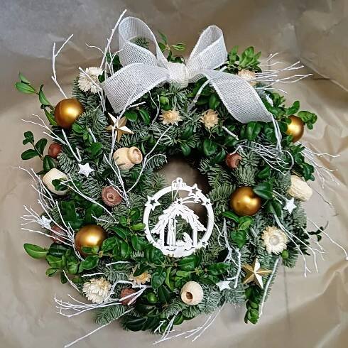 Adventní věnec bílý a zlatý, jedle nobilis