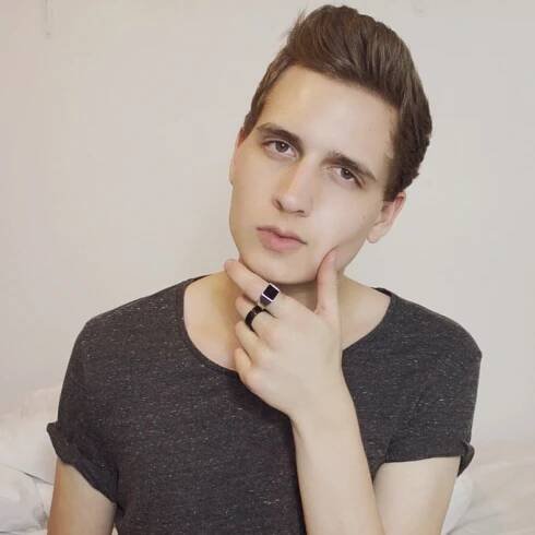 Andrew Lowe Biography - Facts, Childhood, Family Life & Achievements