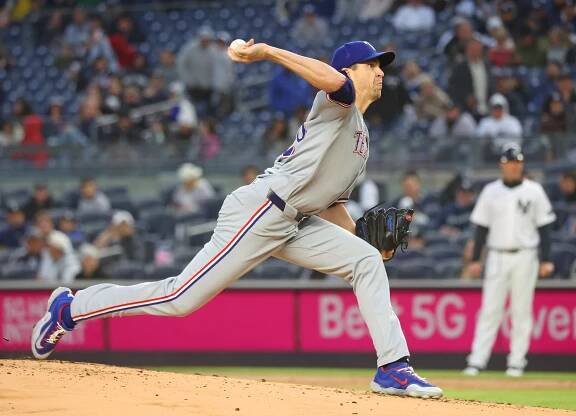 Rangers pitcher Jacob deGrom (48) pitches in the first inning