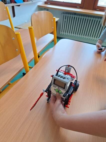 Výuka robotiky a experimentování s elektřinou – ZŠGM Štítná nad Vláří