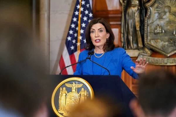 Hochul Apologizes After Implying Israel Has a Right to Destroy Gaza