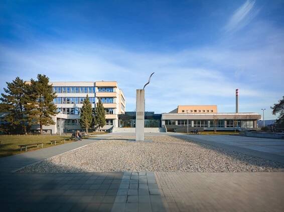 Právnická fakulta otevřela online poradnu pro uprchlíky, radit budou studentští dobrovolníci