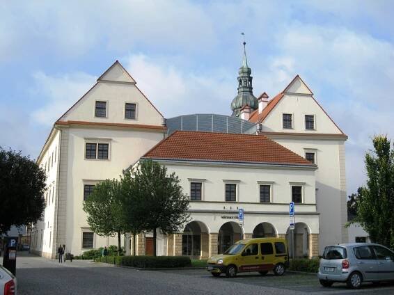 Soubor:Zámek Hranice.JPG