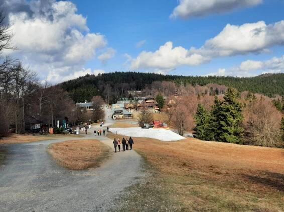 Cesta z Cyrilky k lanovce na Pustevnách