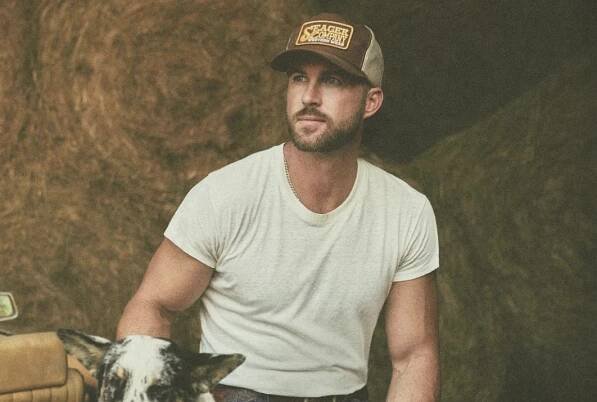 Riley Green Announces New 7-Track EP “Way Out Here”