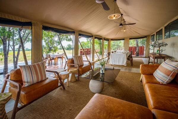Wild Expeditions - Camp Hwange & Muddy Teak