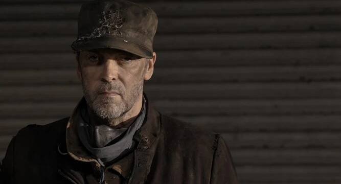 Scorched Earth - Z filmu - John Hannah
