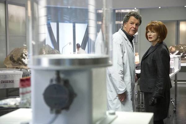 Hranice nemožného - Byt 6B - Z filmu - John Noble, Blair Brown
