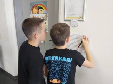 Škola Břežany | BrZY už se můžeme naZÝvat jaZYkovědci (3. B)