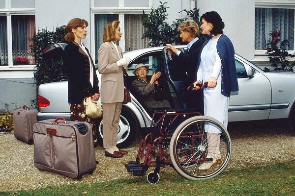 Guppies zum Tee - Z filmu - Jeannette Arndt, Monika Peitsch, Inge Meysel, Antje Hagen