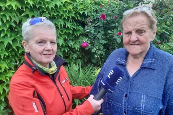 Čirina Košíková  (vpravo) s autorkou pořadu Dámská jízda Mirkou Nezvalovou | foto: Antonín Nezval