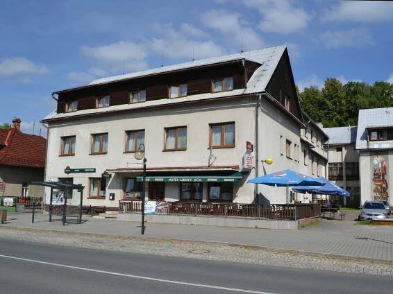 Soubor:Nový Hrozenkov - hotel Lidový dům, obr01.jpg – Wikipedie