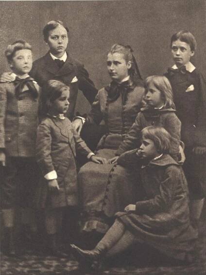 File:Mannerheim siblings.jpg - Wikimedia Commons