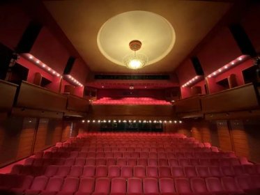 Klicperovo divadlo - hlavní scéna - HKPoint - Vstupenky, předplatné, předprodej