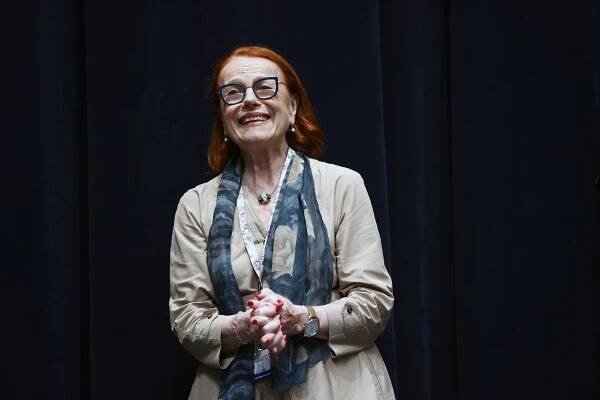 Přežila zavalení kulisou i několikrát rozbitou hlavu. Jakou dohru má poslední ošklivý pád Ivy Janžurové?