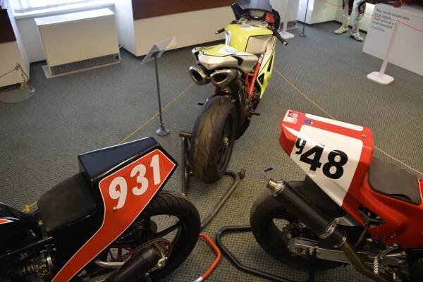 OBRAZEM: Nová a rozšířená expozice Muzea Czech road racingu
