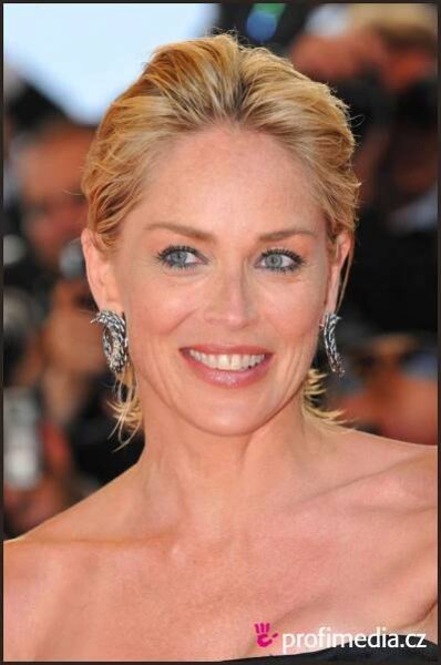 Sharon Stone - celebrity účes - HappyHair