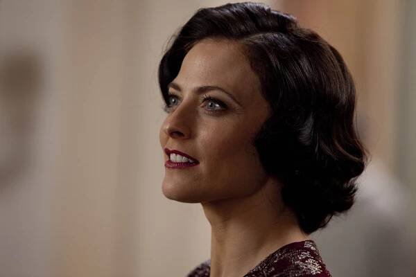 Fleming - Episode 1 - Z filmu - Lara Pulver